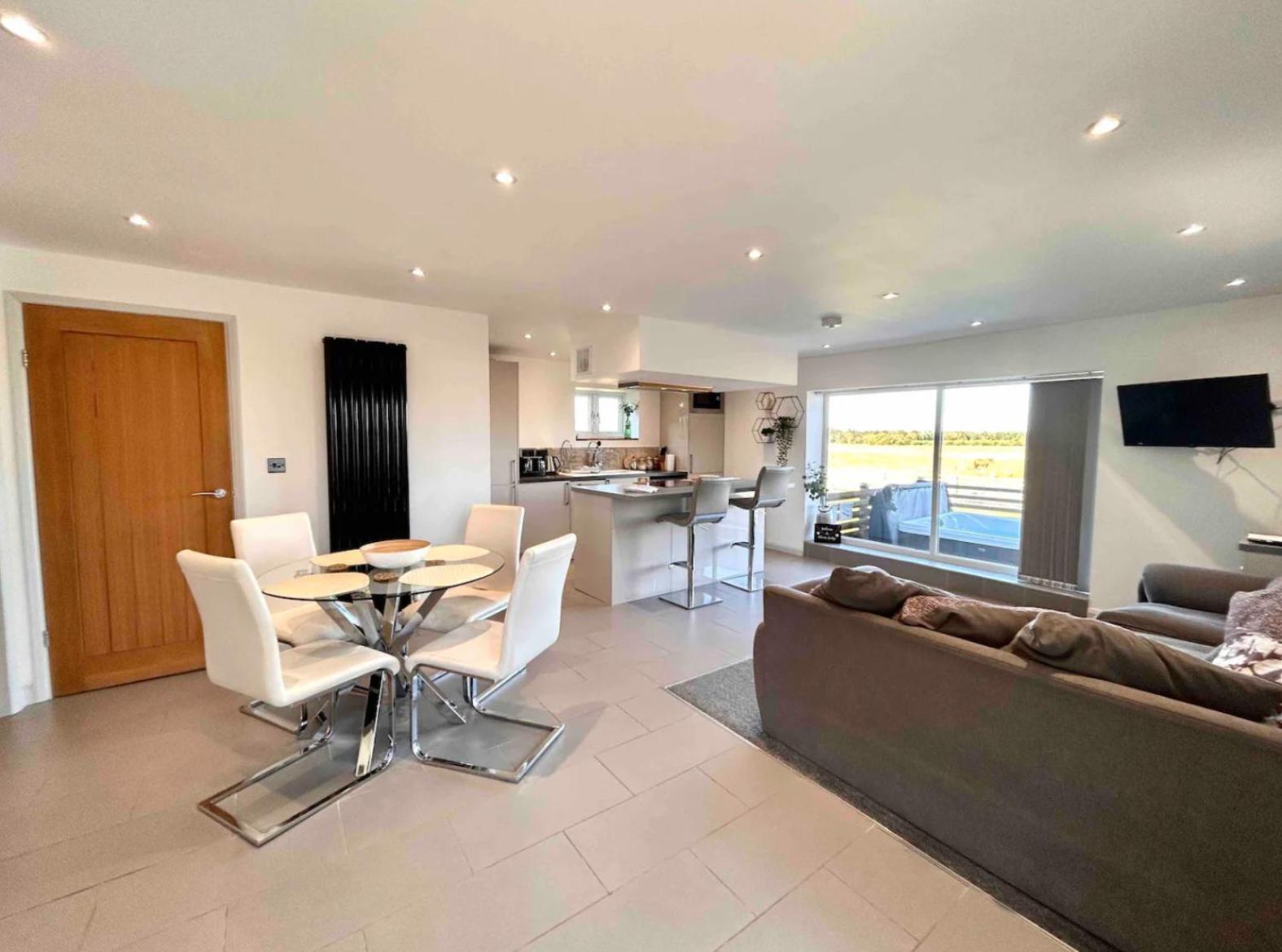 Clover Lodge Chesterfield Extérieur photo