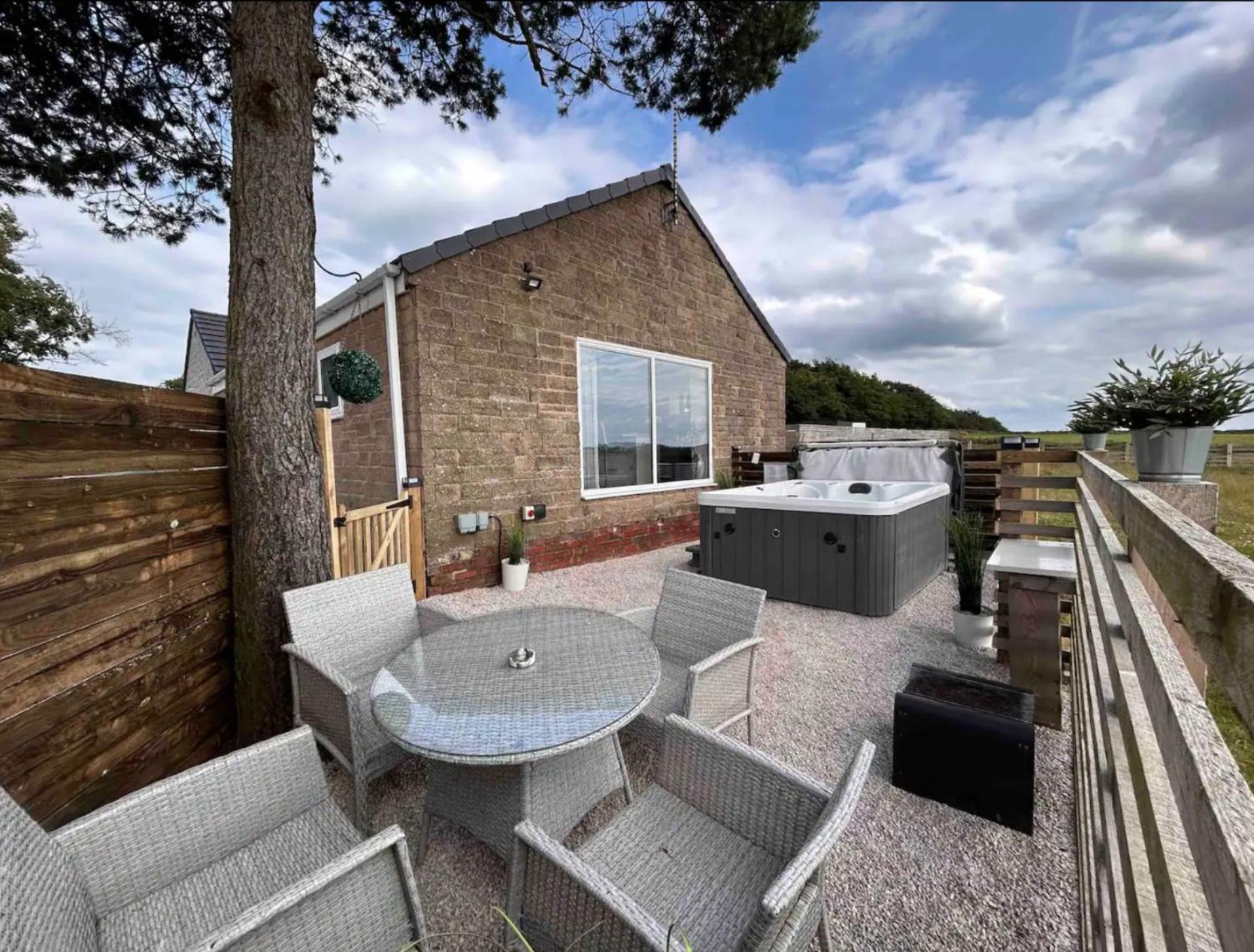 Clover Lodge Chesterfield Extérieur photo